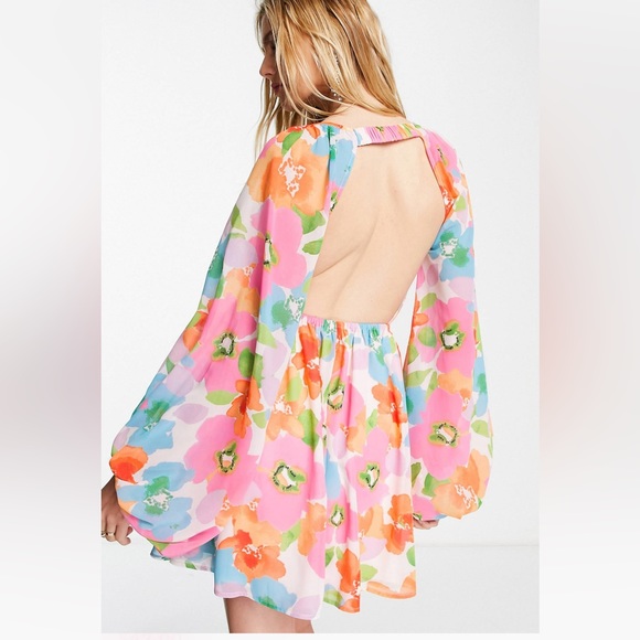 ASOS DESIGN soft shirred waist open back mini dress in bright abstract floral - Picture 2 of 5